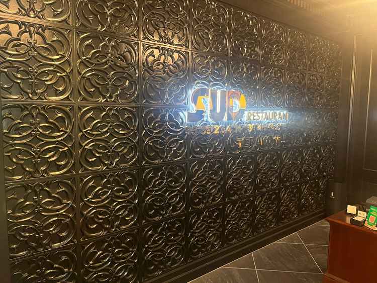 式場の入り口。壁のデザインが可愛くて映え写真がとれる