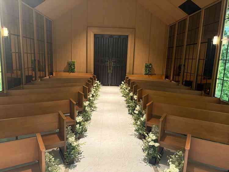 チャペルの席（見学席側）が近いところも良い点でした。木の雰囲気も気に入りました。