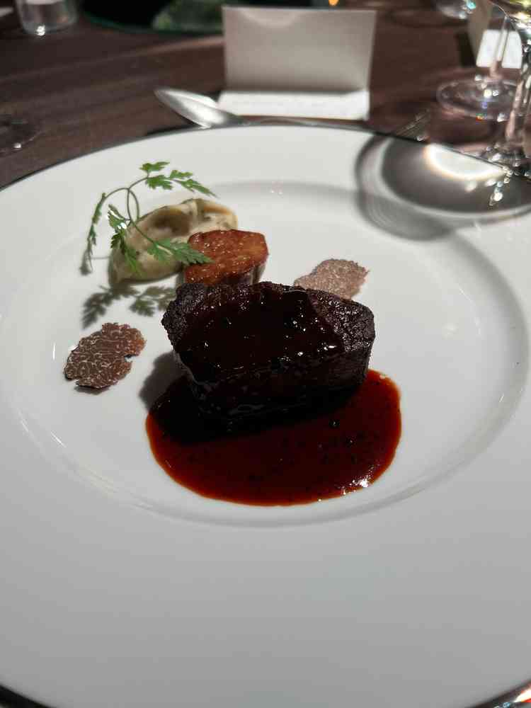 料理はおいしかったですし、一皿一皿のボリュームがしっかりありました。