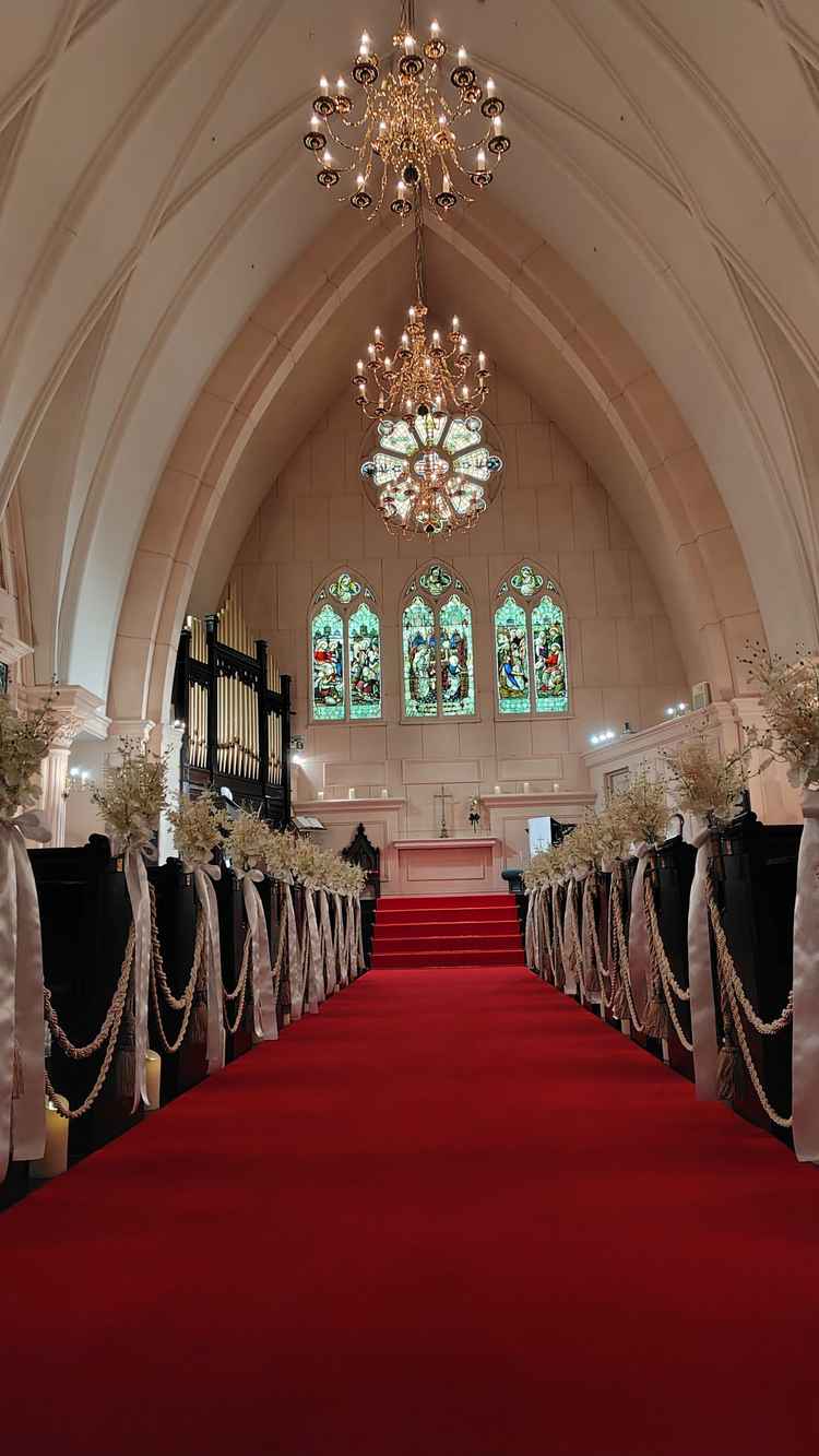 チャペル。高さの活かされたとても美しく格式高いチャペルだった。