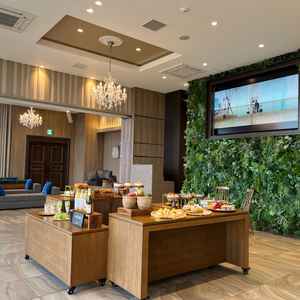 1.5次会の会場。ここでデザートビュッフェができたり、エンドロールを流すことができるそう。