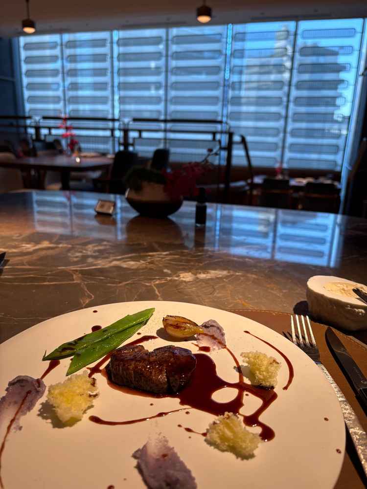 本当の披露宴料理に出てくるお肉を試食することが出来て、イメージが湧いてよかった。とても美味しかった。