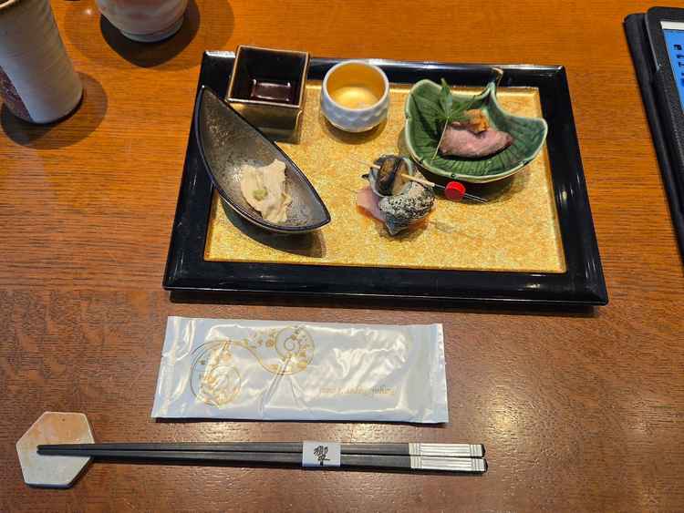 和食のご飯はとても美味しかったです。鯛の塩焼きも選べるそうです。