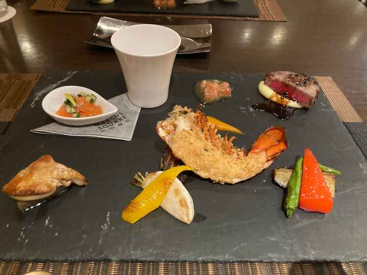 お料理ですが、野菜の旨味を引き出されており、とても美味しかったです。