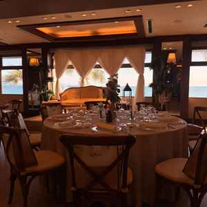 光の入り方によって海と会場の雰囲気も変わりとても綺麗