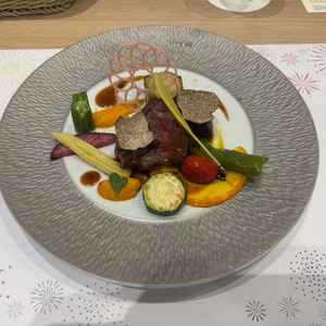 お肉料理。この日はお肉のグレードが高いものを提供していると伺いました。