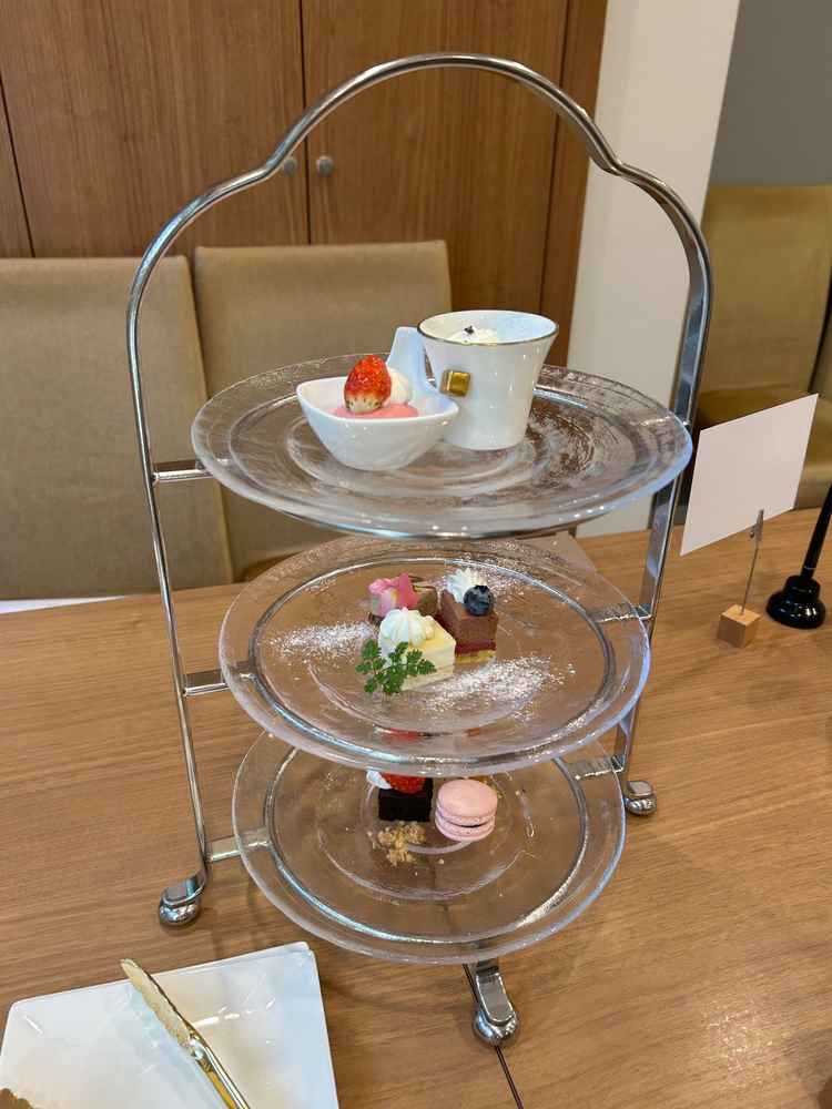 デザートの試食写真。どのスイーツも本格的。程よい甘さで美味しくいただきました。