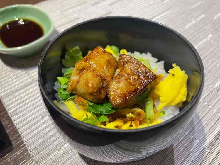 試食で出てきたフォアグラのひつまぶし。珍しい味で美味しかったです。