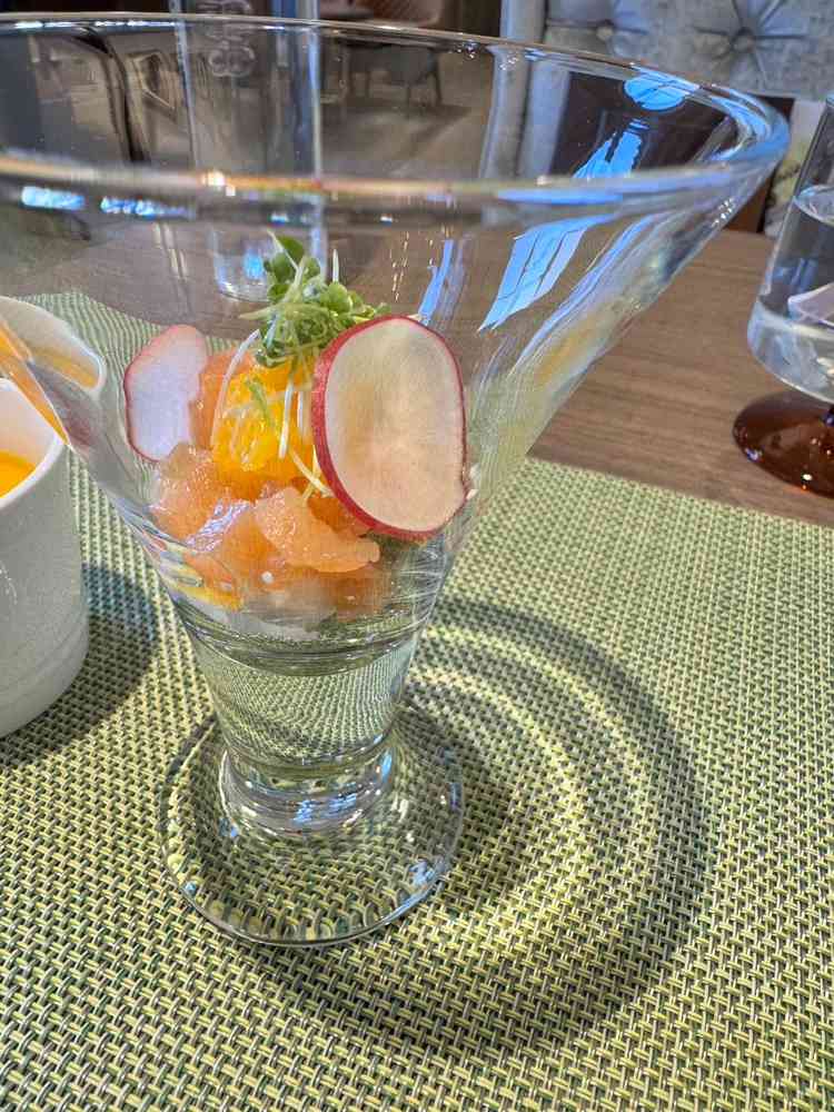 ご試食の前菜のカルパッチョ