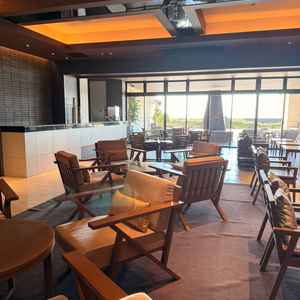 ゲストの待合室からも見える海