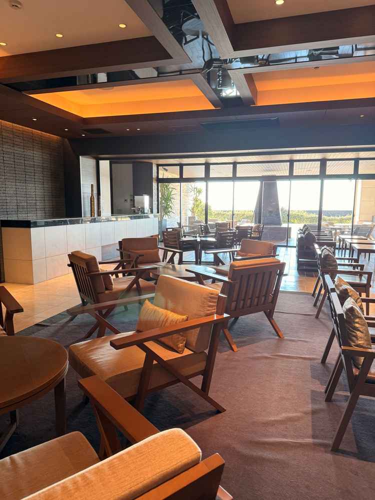 ゲストの待合室からも見える海