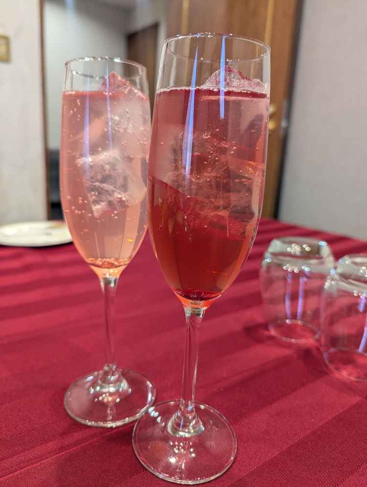 ご飯も全て美味しかったです。誕生石のドリンクをいただけたのも嬉しかったです。