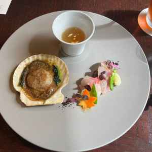 前菜、スープなど。美味しい。