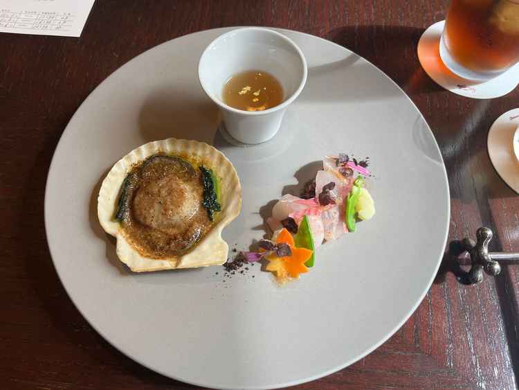 前菜、スープなど。美味しい。