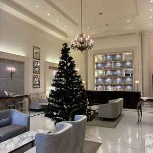 入ってすぐのロビーは、綺麗で開放感がありました。