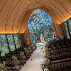 チャペル。見た目が綺麗なだけでなく音や光でも楽しめるようになっている。