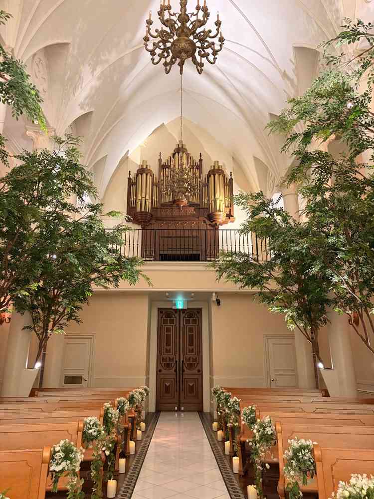 チャペルの背面。パイプオルガンがあります