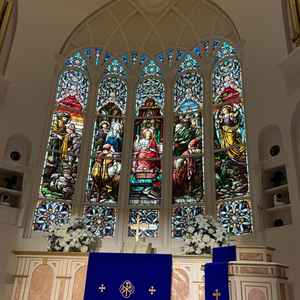 チャペルのステンドグラス。惹き込まれるくらい素敵でした。照明の明暗も調整出来るので好みの挙式が出来る