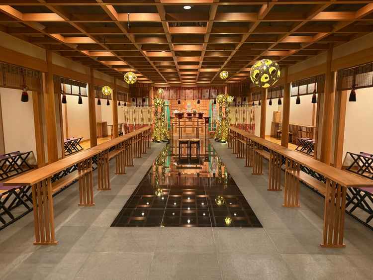 神殿石畳キレイ！