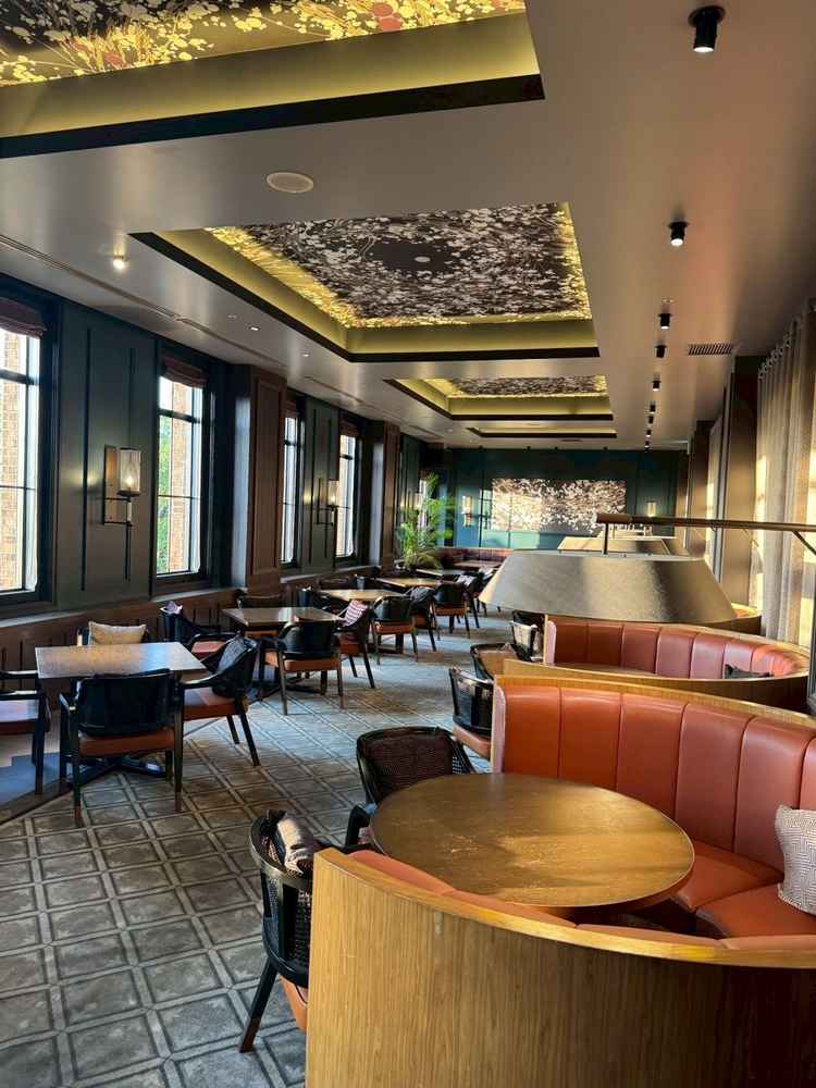 ゲストホール(1階・2階は一般のお客様も出入りあり、3階は親族とゲスト二組分の貸切)