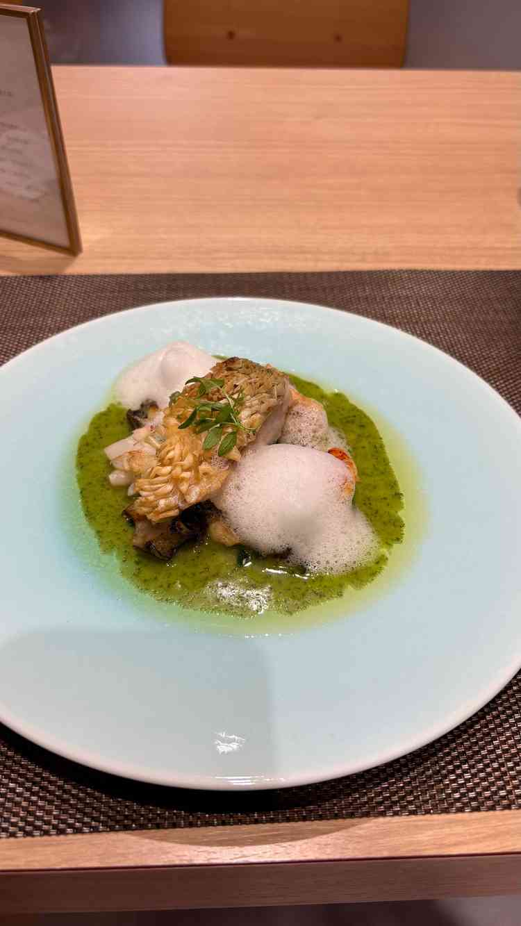 料理の盛り付けが美しく、味も上品で本格的でした。