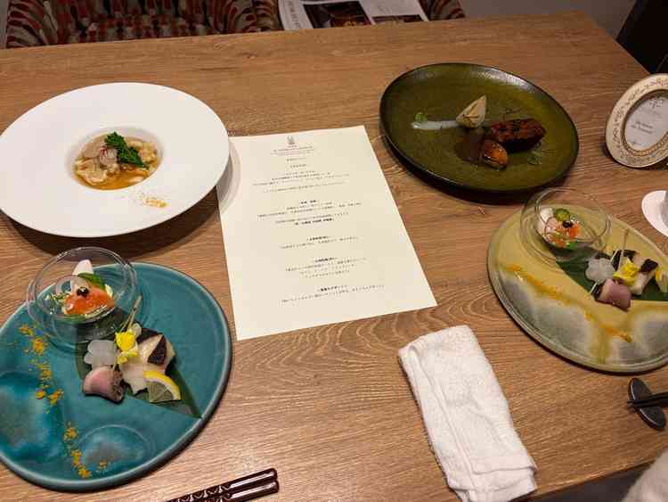 和食とフレンチの両方が試食として出ました。とても美味しかったです。