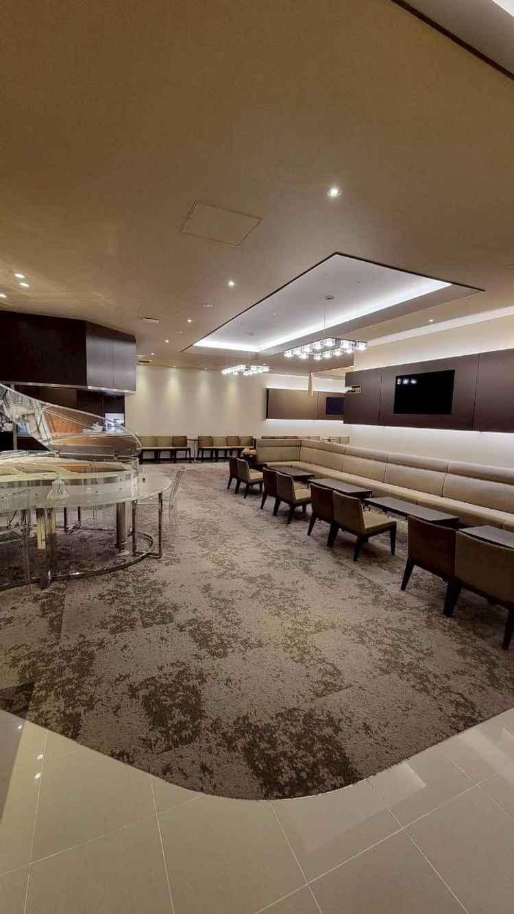 待合スペース。広くてくつろぎやすそう。