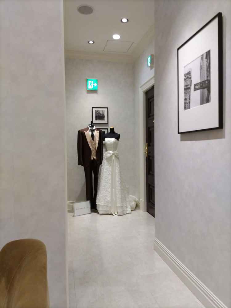 衣装の例。打ち合わせ室に飾られていた。