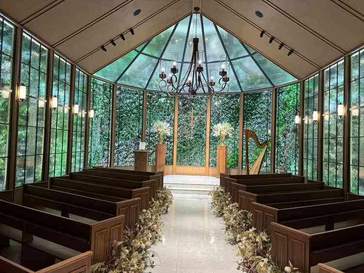 チャペル。みどりと木目のコントラストが素敵。とても特別な空間でした。