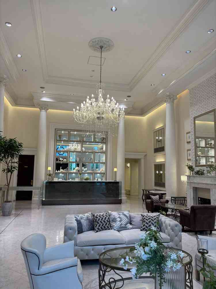 待合室が綺麗で飾り付けの必要が無い