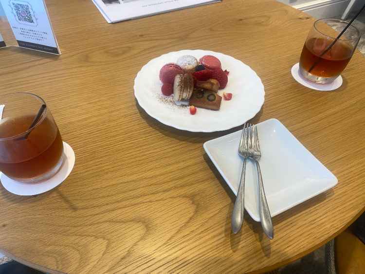 見積もり作成中にデザートと紅茶をいただきました。サービスはかなり行き届いてると感じました。