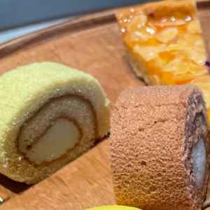 ピスタチオロールとチョコロール