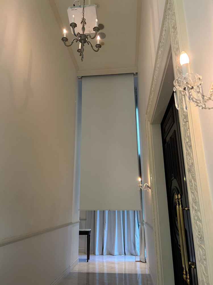 チャペル入場前にスクリーンで映像を見ることが出来る