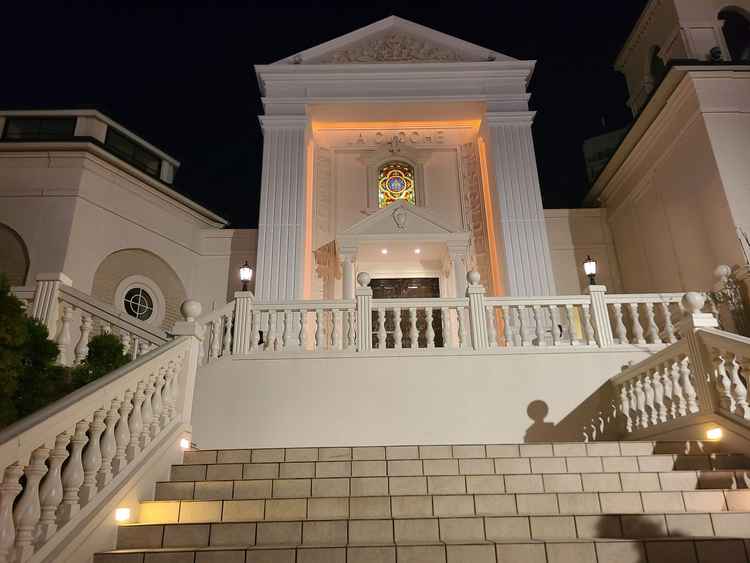 チャペルから退出後の大階段