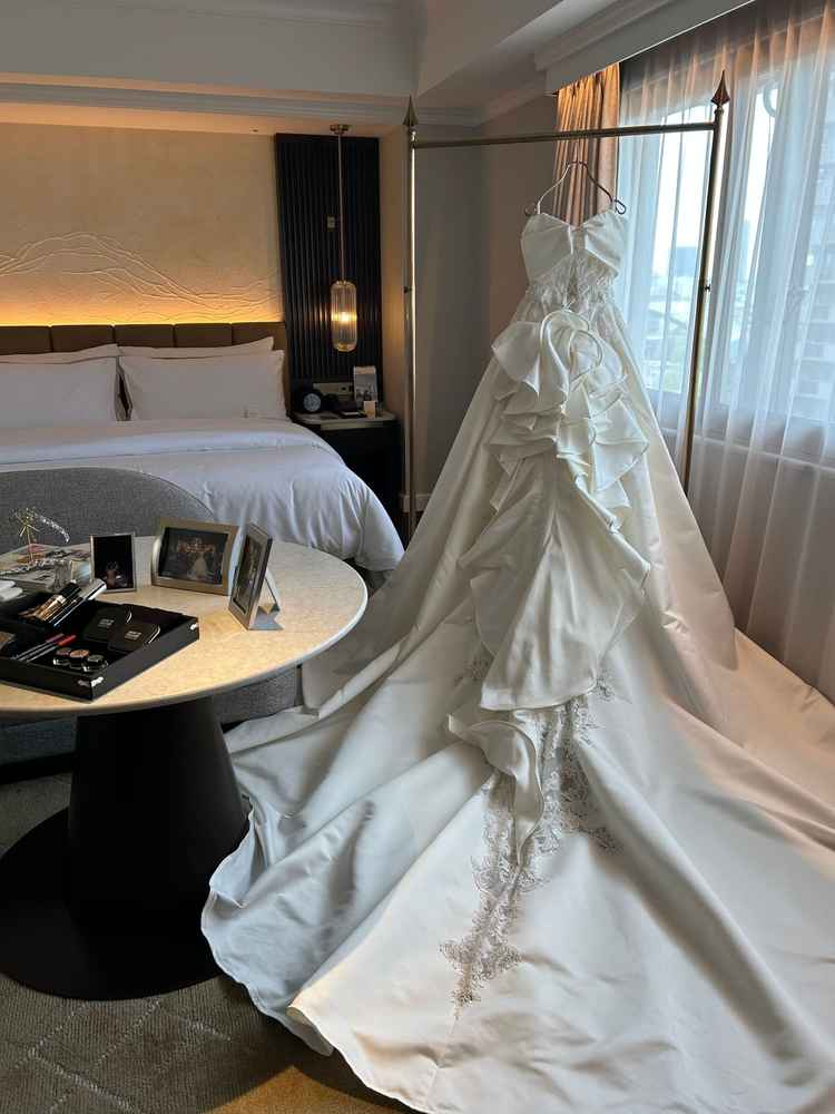 新郎新婦が特典などで泊まれる部屋。2泊ついていて夢がある。1泊普通は10万円ほど