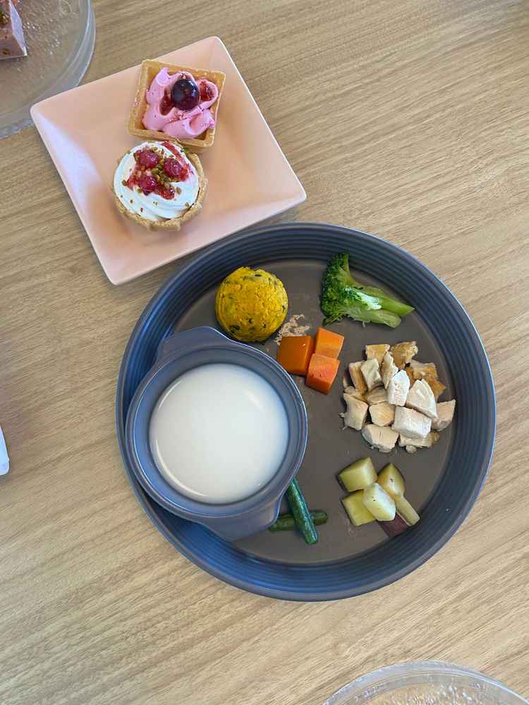 わんちゃん用の試食までいただきました。