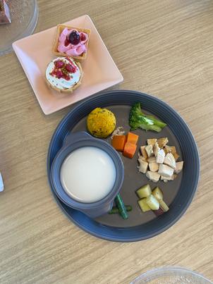 わんちゃん用の試食までいただきました。