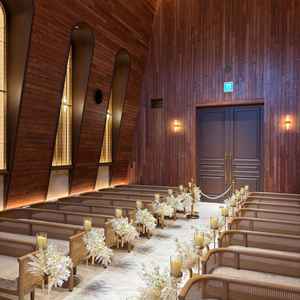 入り口とは反対側から見たチャペル、思ったよりもゲストとの距離感が近く感じました。