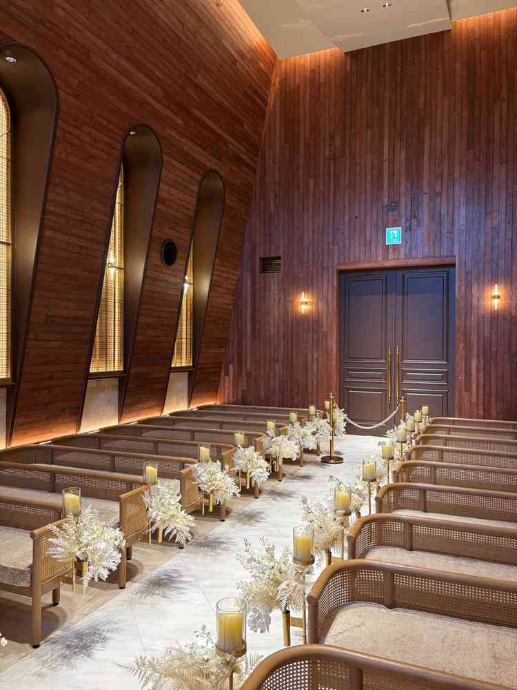 入り口とは反対側から見たチャペル、思ったよりもゲストとの距離感が近く感じました。