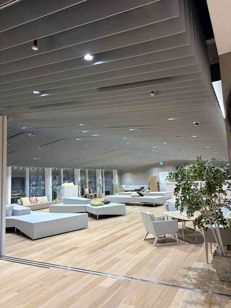 ゲストの待合室も広いです