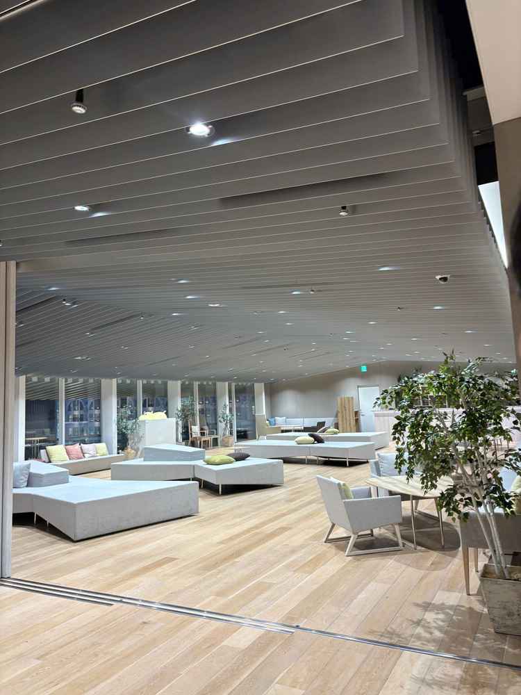 ゲストの待合室も広いです