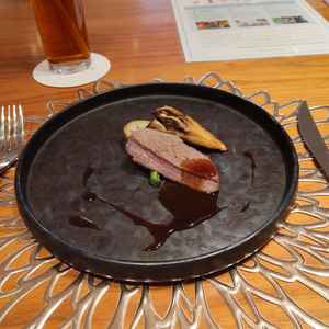 試食のご飯　ワンプレートだが、おいしかった。ソースが甘めでおいしかった。