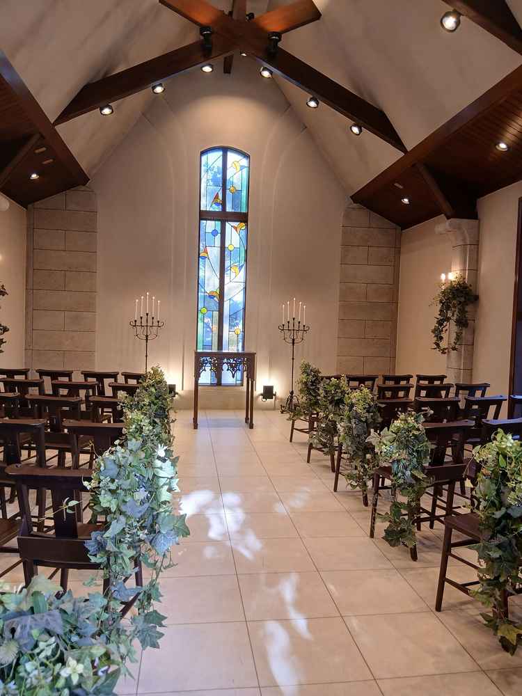 チャペルです。小さな造りには、新郎新婦とゲストの距離を近づけたいとの想いが込められており素敵でした。