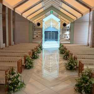 2つのヴァージンロード1つ目は母と2つ目は父と歩けます