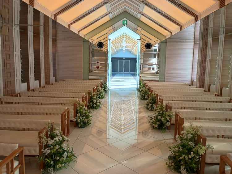 2つのヴァージンロード1つ目は母と2つ目は父と歩けます