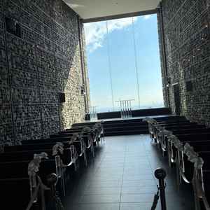 チャペルです。厳かな雰囲気でとても良かったです。唯一無二な感じでした。