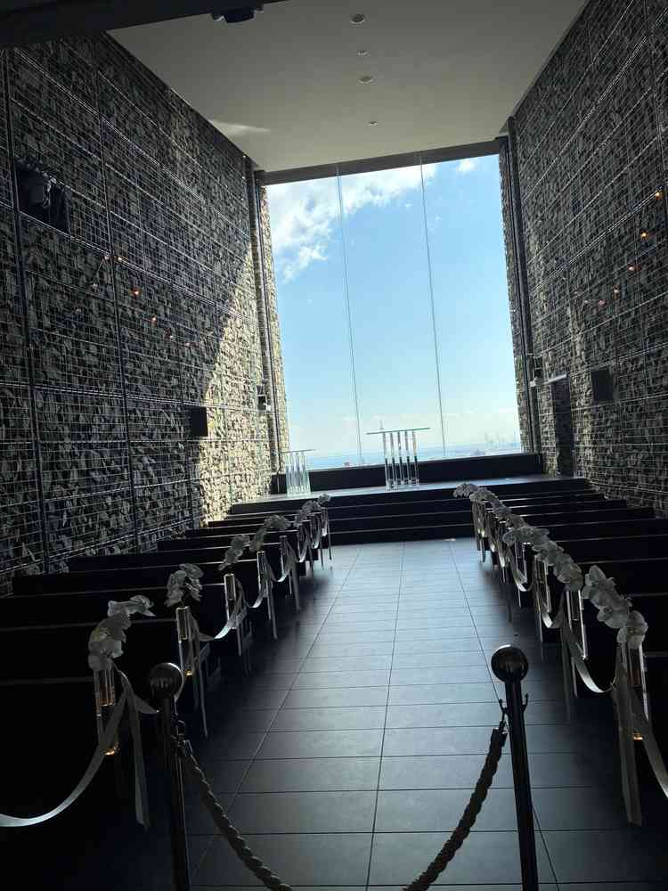 チャペルです。厳かな雰囲気でとても良かったです。唯一無二な感じでした。