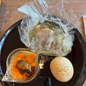 コース料理の試食。特に使用している野菜にこだわりを感じました。素材の味が立っていて美味しかったです。