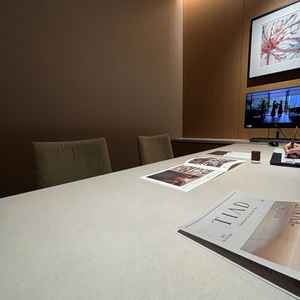 最初にサロンに通され、すぐに飲み物を出してくれました。サロンは扉でしっかり閉められた個室です。