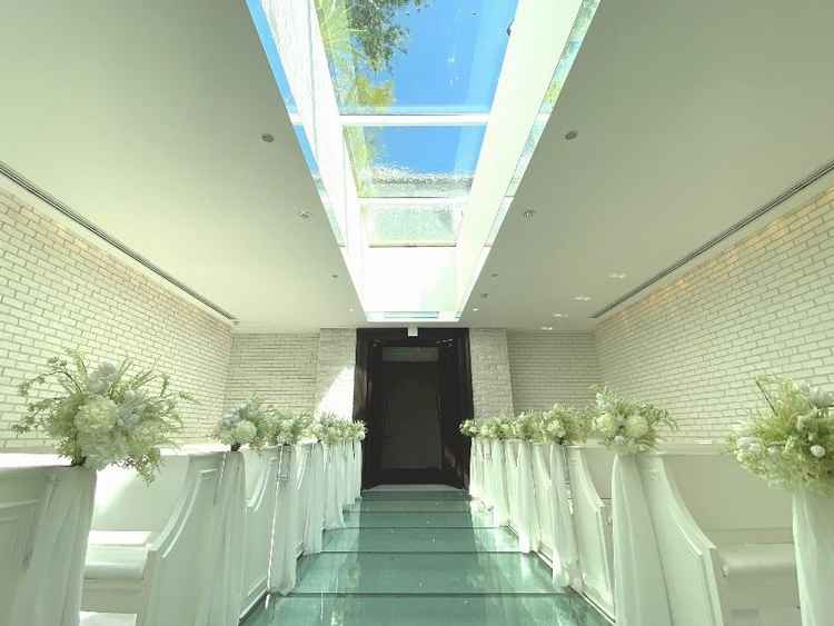 披露宴会場やロビーは今日式の方が居て撮ることは出来ませんでしたが、教会は撮らせていただきました。